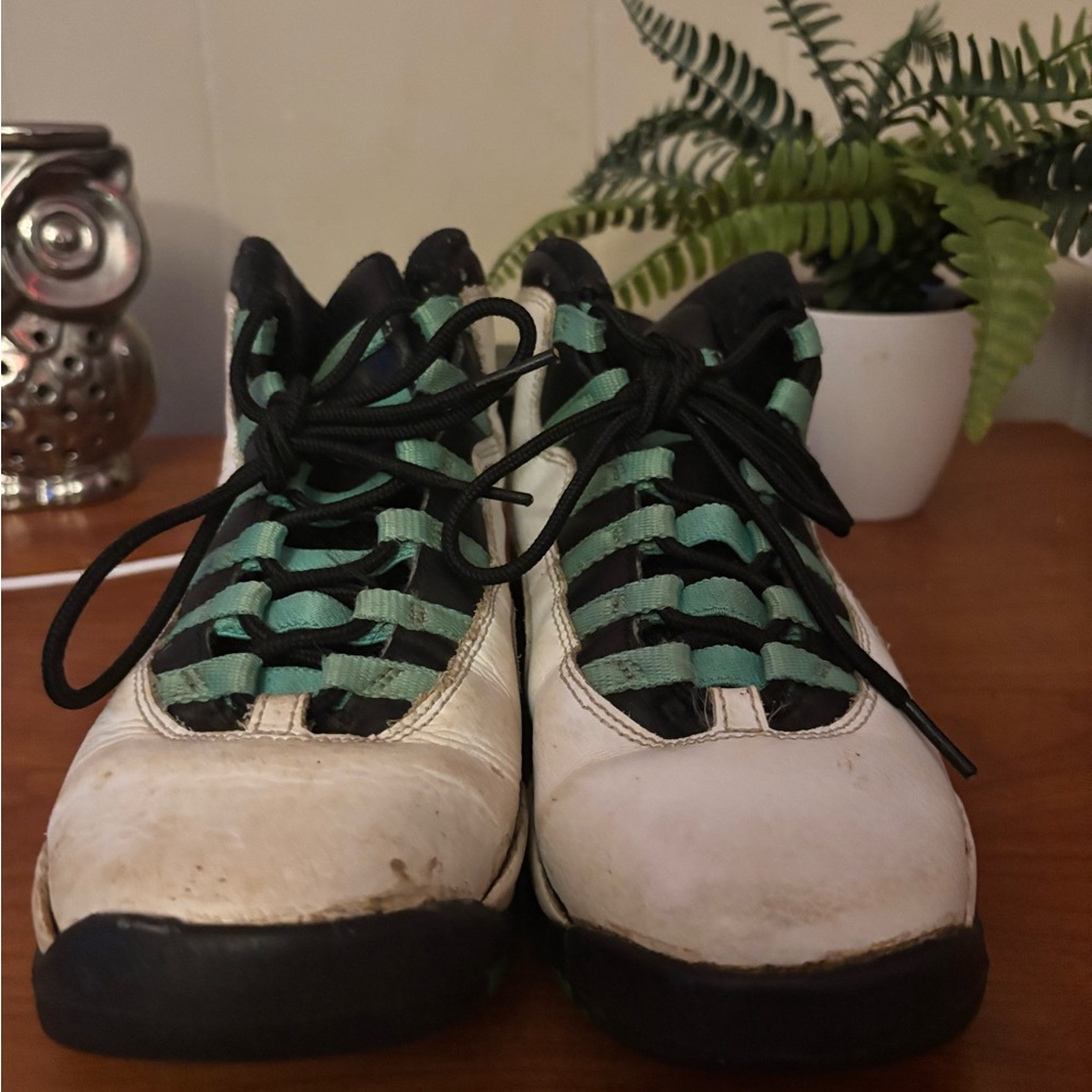 JORDAN 11 GREEN AND WHITE LIMITED TIME